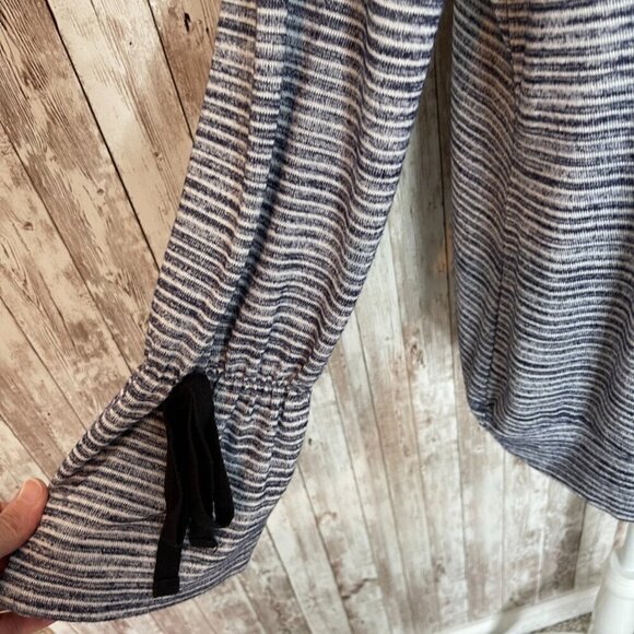 Charming Charlie Blue & White Striped Long Sleeve Shirt size XL - Picture 2 of 5